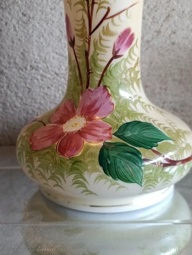 beau vase en opaline vers 1920 en bon etat
