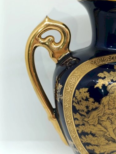 beau vase en porcelaine de limoges bleu cobalt signé Tharaud en bon etat