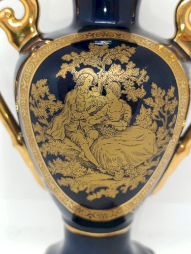 beau vase en porcelaine de limoges bleu cobalt signé Tharaud en bon etat