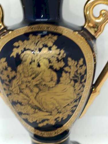 beau vase en porcelaine de limoges bleu cobalt signé Tharaud en bon etat