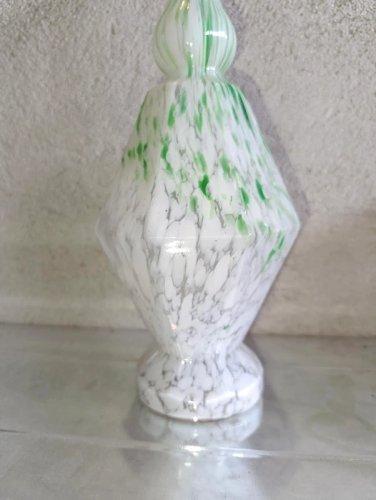 beau vase en verre ancien clichy  forme peu courante en bon etat