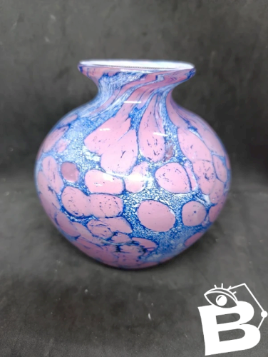 beau vase en verre en rose et bleu signé la rochere en bon etat