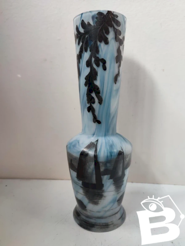 beau vase en verre peint à decor de bateau et paysage en bon etat