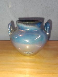 beau vase irise en gres signé Rambervilliers en bon etat