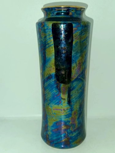 beau vase japonais  à decor floral et corps irise en bon etat