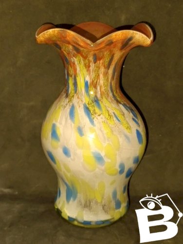 beau vase multicouleur en verre de murano en bon etat