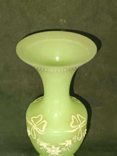 beau vase murano  vintage vert deau à decor floral en bon etat