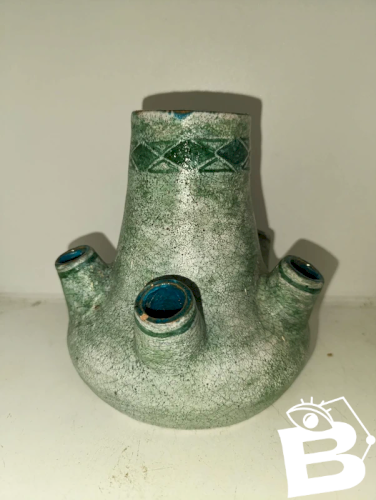 beau vase pique fleur en gres à decor geometrique en bon etat