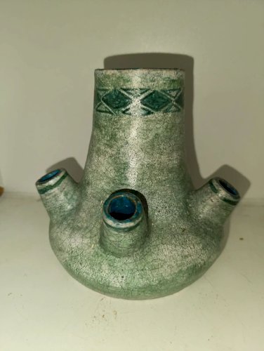 beau vase pique fleur en gres à decor geometrique en bon etat