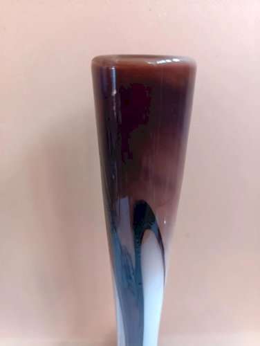 beau vase signé Maure veil en bon etat