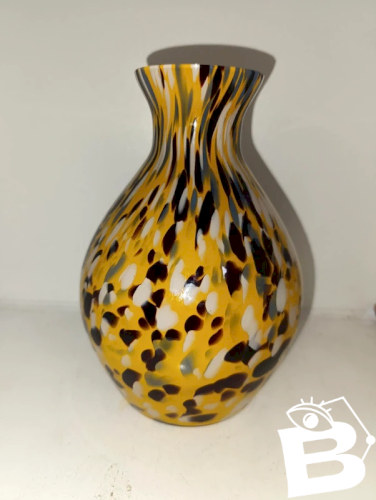 Beau vase tachete dans le gout de la manufacture de scailmont en belgique en bon etat