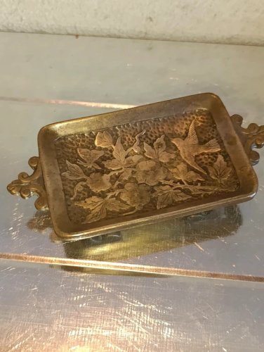 beau vide poche debut 20eme en bronze à decor doiseaux en bon etat