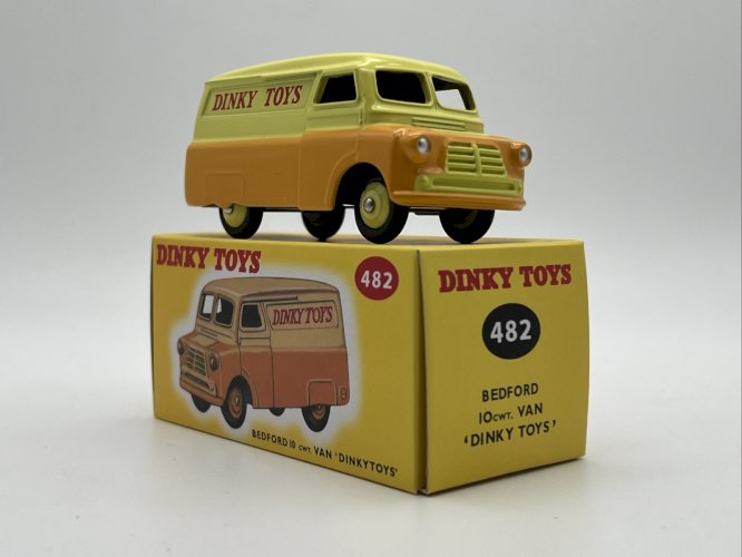 Bedford Van 1/43 Dinky Toys 482