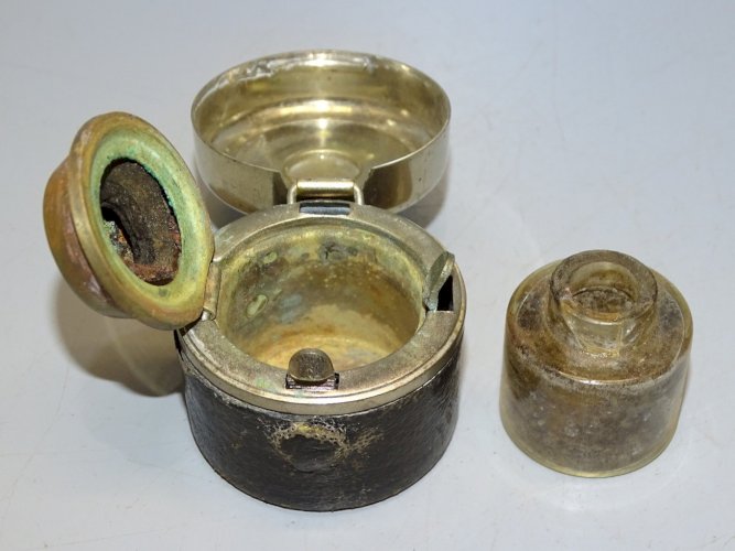 -BEL ANCIEN ENCRIER de VOYAGE Gainé de CUIR COLLECTION Début XXe  écriture  D