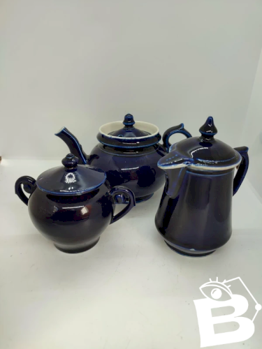 Bel ensemble à the ancien de couleur bleu nuit en bon etat