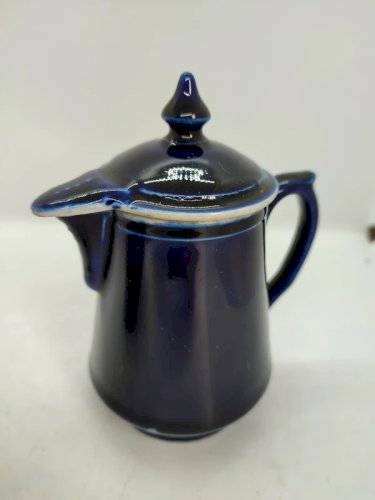 Bel ensemble à the ancien de couleur bleu nuit en bon etat