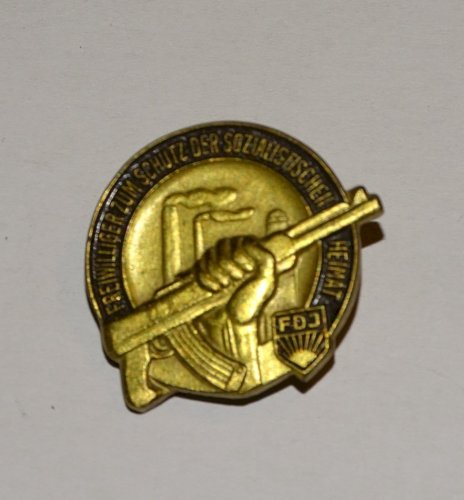 -BEL INSIGNE FDJ ALLEMAND RDA COLLECTION VITIRINE MILITARIA  JEUNESSE      D