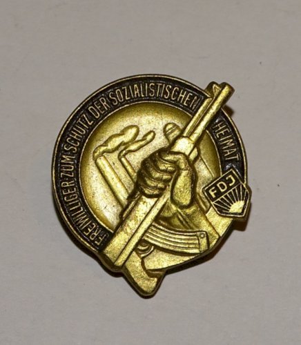 -BEL INSIGNE FDJ ALLEMAND RDA COLLECTION VITIRINE MILITARIA  JEUNESSE      D