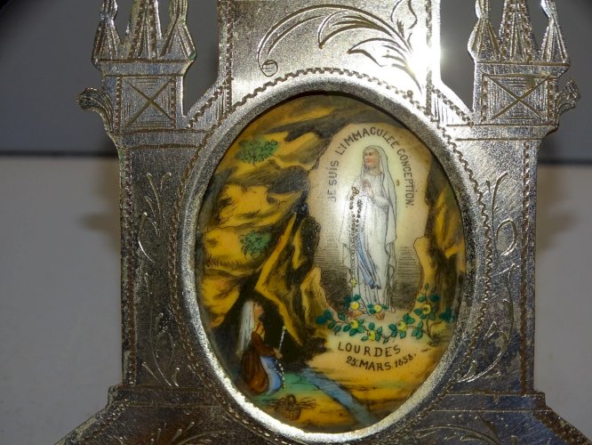 -BEL ORATOIRE de VOYAGE LAITON Argenté PLAQUE SOUVENIR de LOURDES 25/3/1858   D
