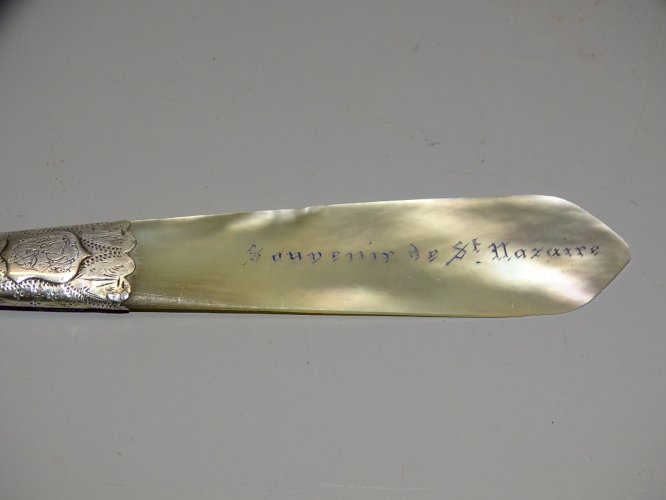 -BEL OUVRE LETTRES NACRE SOUVENIR DE SAINT NAZAIRE BAGUE Argentée ou Argent   D