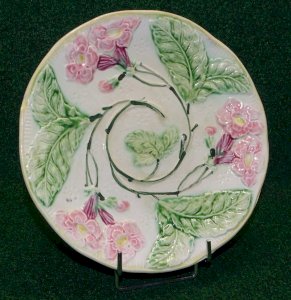 - BEAUTIFUL OLD LUSTERWARE PLATE WITH PINK FLOWERS & LEAVES DECORATIVE COLLECTION D