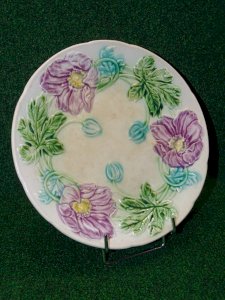 - BEAUTIFUL OLD BARBOTINE PLATE LARGE PURPLE FLOWERS DECORATIVE COLLECTION D