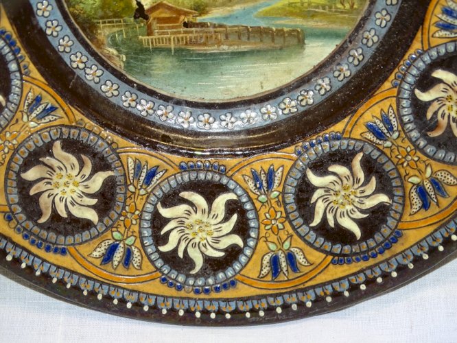 -BELLE ANCIENNE ASSIETTE CERAMIQUE de THOUNE THOUN MAJOLIQUE de TUN COLLECTION D