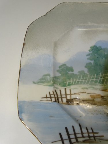 -BELLE ANCIENNE ASSIETTE DECORATIVE EN PORCELAINE PAYSAGE PEINT VAISSELIER   D