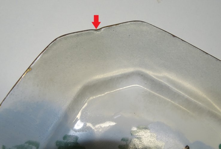 -BELLE ANCIENNE ASSIETTE DECORATIVE EN PORCELAINE PAYSAGE PEINT VAISSELIER   D