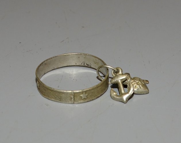 -BELLE ANCIENNE BAGUE SOUVENIR AVEC 3 BRELOQUES ARGENT Poinçon SANGLIER   D