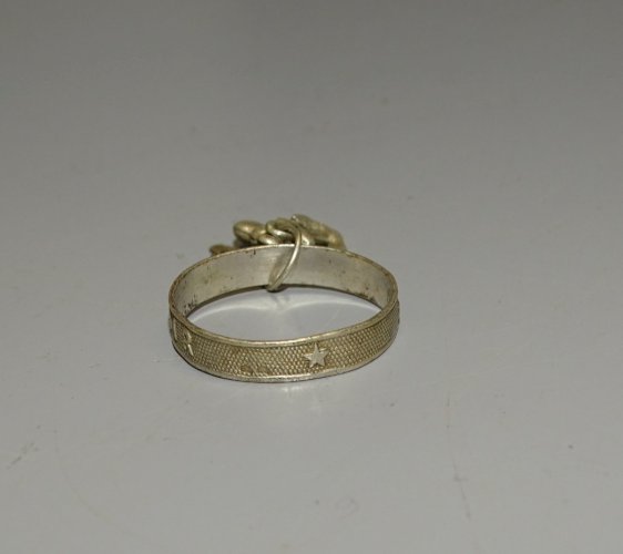 -BELLE ANCIENNE BAGUE SOUVENIR AVEC 3 BRELOQUES ARGENT Poinçon SANGLIER   D