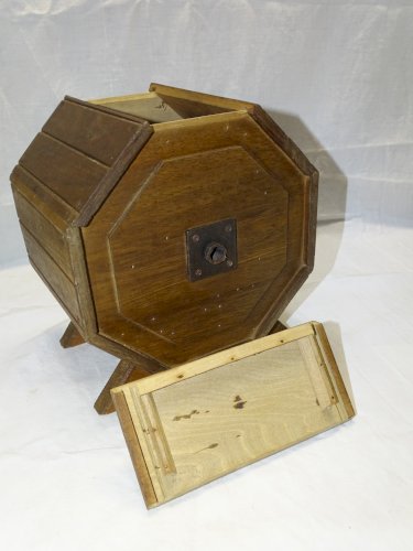 -BELLE ANCIENNE BARATTE A BEURRE en NOYER JAMAIS UTILISEE ART POPULAIRE    D