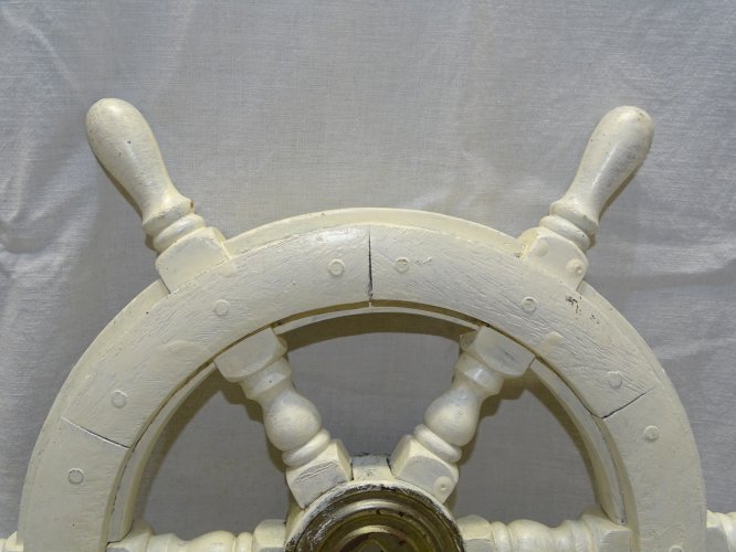 -BELLE ANCIENNE BARRE ROUE DE BATEAU BOIS PEINT BLANC CENTRE LAITON déco   D