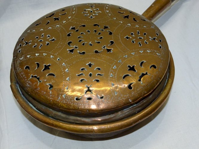 -BELLE ANCIENNE BASSINOIRE CHAUFFE LIT CUIVRE POIGNEE BOIS COLLECTION DECO    D