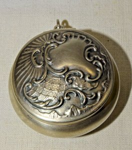 BEAUTIFUL OLD SILVER PILL BOX 800e Hallmarks 1 Moon Crescent D