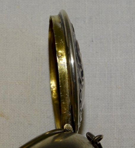 -BELLE ANCIENNE BOITE A PILULES EN ARGENT  Poinçons 800e 1 Croissant de Lune  D