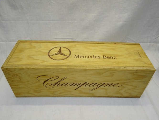 -BELLE ANCIENNE BOITE BOIS PUBLICITE CHAMPAGNE MERCEDES BENZ A DETOURNER   D