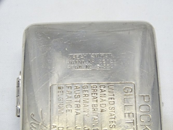 -BELLE ANCIENNE BOITE GILLETTE POCKET EDITION METAL ARGENTE COLLECTION RASOIR  D