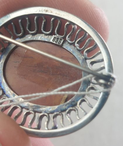 Belle ancienne broche, décor pierre, en argent