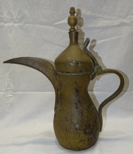 -BELLE ANCIENNE CAFETIERE VERSEUSE DALLAH CAFETIERE BEDOUINE PICHET OTTOMAN    D