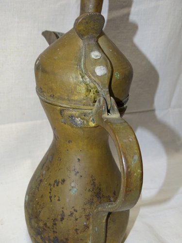 -BELLE ANCIENNE CAFETIERE VERSEUSE DALLAH CAFETIERE BEDOUINE PICHET OTTOMAN    D