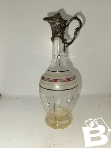 belle ancienne carafe émaillée à décor polychrome art deco , monture en étain en bon etat