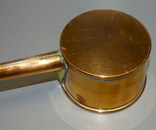 -BELLE ANCIENNE CASSOTTE LOUCHE A EAU COUADE en CUIVRE COLLECTION DECO   D