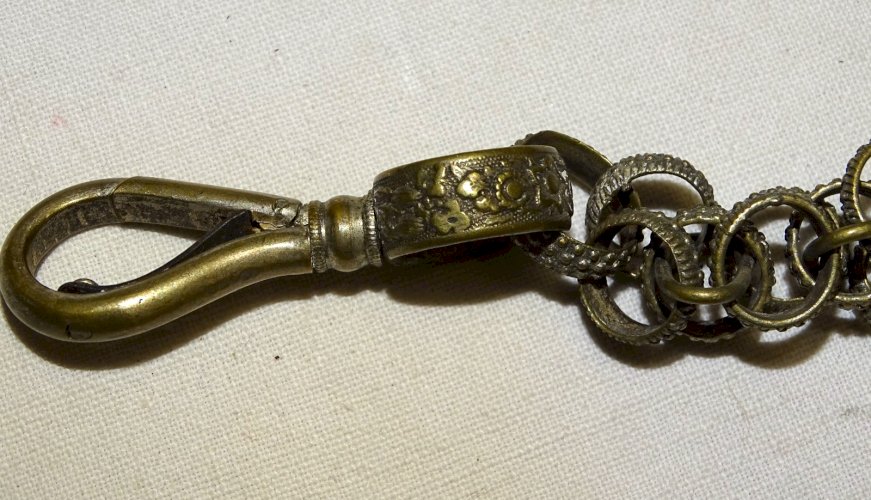 -BELLE ANCIENNE CHAINE pour DAGUE/COUTEAU LAITON Argenté COLLECTION MILITARIA  D