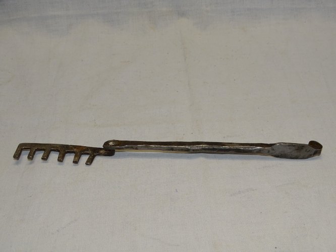 -BELLE ANCIENNE CLE AFRIQUE DU NORD FER FORGE COLLECTION déco VITRINE    D