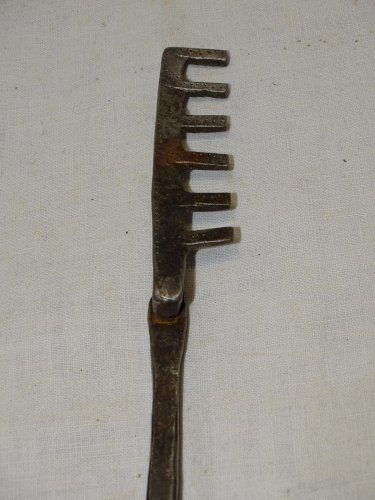 -BELLE ANCIENNE CLE AFRIQUE DU NORD FER FORGE COLLECTION déco VITRINE    D