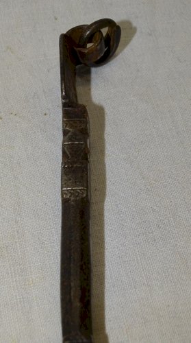 -BELLE ANCIENNE CLE AFRIQUE DU NORD FER FORGE COLLECTION déco VITRINE    D