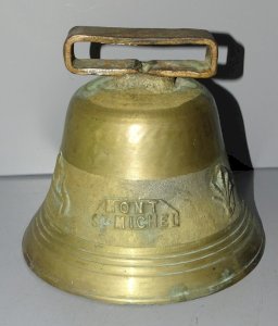 -BELLE ANCIENNE CLOCHE EN BRONZE MONT ST MICHEL COLLECTION CLARINE SONNAILLES  D