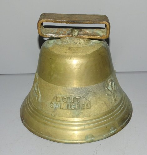 -BELLE ANCIENNE CLOCHE EN BRONZE MONT ST MICHEL COLLECTION CLARINE SONNAILLES  D