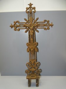 - BEAUTIFUL ANCIENT CROSS from CROSSROADS OF THE PATHS CAST IRON RELIGION JESUS COLLECTION D